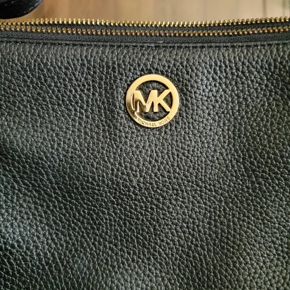 MK Fulton Crossbody Leather Bag - Picture 2 of 8